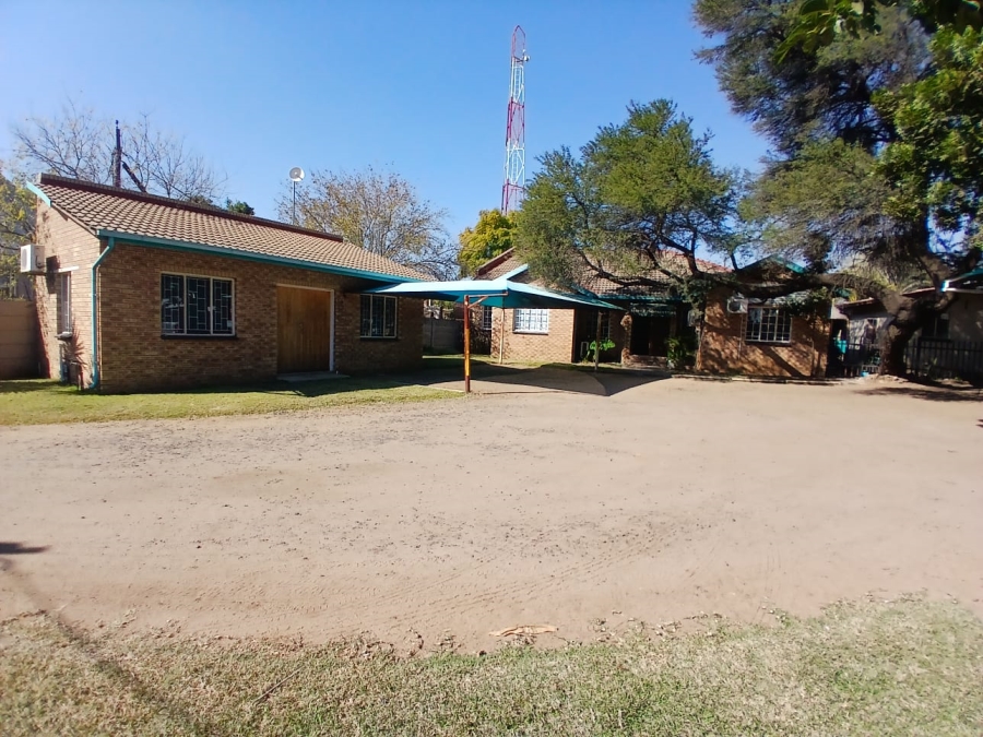 To Let Commercial Property for Rent in Rustenburg Central North West
